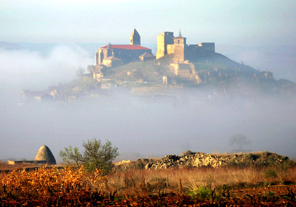 Mittelalterliche Dörfer und das Museum der Weinkultur 